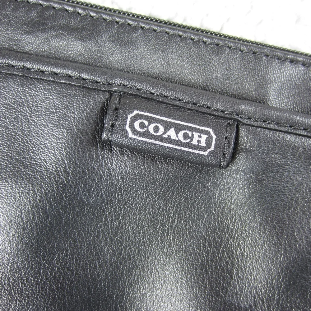 COACH  Patent Leather Wristlet Wallet Black‎ 7x5X1inch